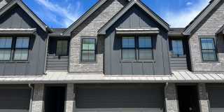 Luxury Townhome for Lease at the Courtyards at Hidden Crest - 6812 NE 131st Way Gallery 1