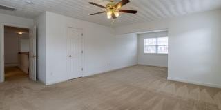 Beautifully maintained 4 bedroom, 2.5 bathroom home for rent in South Chesapeake! Gallery 44