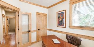 Live the ultimate Westside Bend lifestyle! Gallery 9
