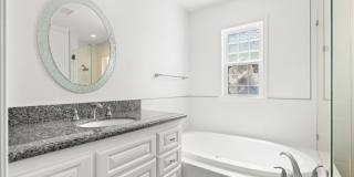 5081 Howard Avenue Gallery 25