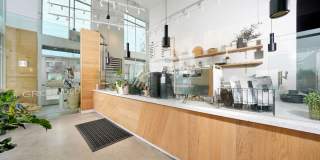 Nineteen 01 Gallery 34