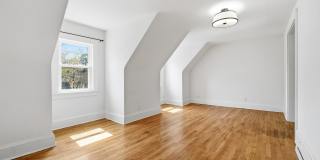 3020 Davis Street Gallery 6