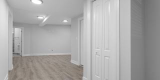 1062 W Glenlake Ave Gallery 10