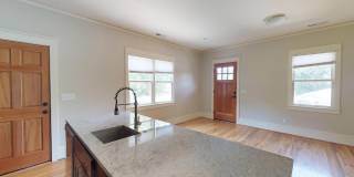 Beautiful Renovated Duplex in Wilmore! Gallery 6