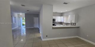 3389 NE 4th St Gallery 14