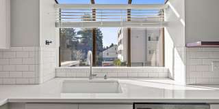 Amazing 2bed/1.5bath Condo Unit with Private Balcony in Meridian Park! Gallery 5