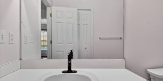 $2295 3 bedroom 2.5 bathroom Gallery 20