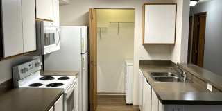 Beautiful 2 Bed 2 Bath Apartment - FIRST MONTH FREE!! Gallery 15