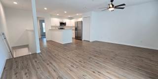 Beautiful 2 bed/ 2 bath Townhome w/ Balcony, Garage & Community Pool Gallery 10