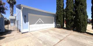 Spacious Updated 2bd/2ba Halfplex with 2 Car Garage Gallery 1