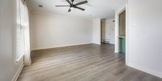 10 S Idlewild St Apt 4 Gallery 6