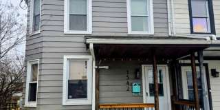 1542 Washington Street Gallery 1