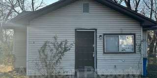 1928 N. Columbia Place Gallery 1