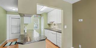 1047 Small Court Gallery 8