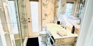 2321 SE 15th St Gallery 11