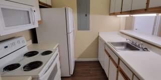 College Station - 4 bedroom / 4 bath / 3rd story condo / Pool on site. Gallery 12
