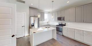 3 story townhome in Seversville! Gallery 1