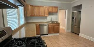 RHODES AREA 4 Bedroom /2.5 Bath House! Gorgeous New Floors Gallery 11