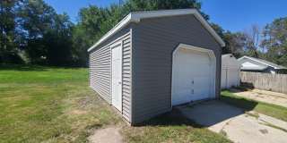 2 Bedroom Home with Detached Garage! 2 Bedroom Home with Detached Garage! Gallery 32