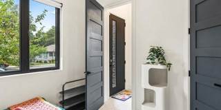 815 E 36th Street Gallery 18