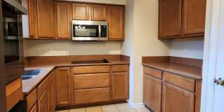 FOR RENT 5 bedroom, 3 bathrooms, 2 car garage home near UF. Gallery 5