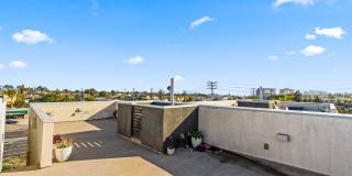 Beautiful three story live/work townhome in Westside Costa Mesa! Gallery 35