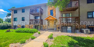 2 Bed, 2 Bath Condo with Pool Access in Clive Gallery 1