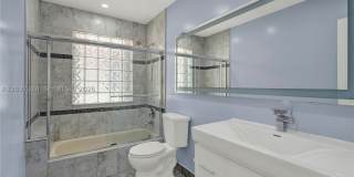 1251 Hayes St Gallery 31