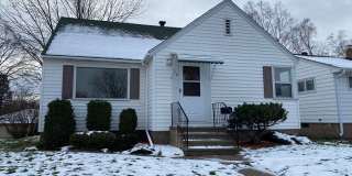 AVAILABLE JUNE 15TH - 3 BED 1 BATH Gallery 1