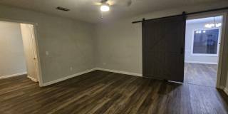 211 Plantation Road Gallery 76