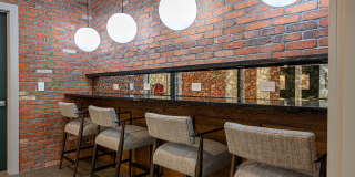 Livano Knoxville Gallery 44