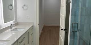 692 N High Street Gallery 22