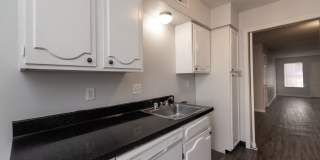 Colonial Apartments Gallery 34