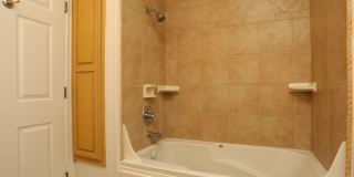 Enjoy the best of both worlds with our affordable luxury 1-bedroom apartments Gallery 47
