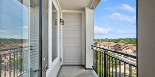 Arrive Brentwood Gallery 21