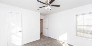 2415 31st Street Gallery 1