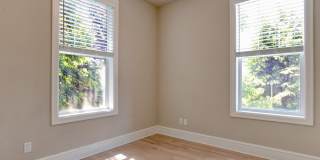 Pristine Spacious 3 Bedroom Lake Oswego Townhome | Skylights, High Ceilings, and Mt. Park Trails at your Doorstep Gallery 30