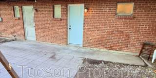 810 N Alvernon Way Gallery 10