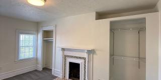 Updated 4BR / 2 Bath Home with off-street parking! Gallery 36