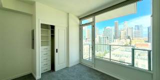 Very Unique Spacious Two Bedroom - Two bath luxury Condo with Views and Pool Gallery 19