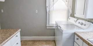 PRELEASING for AUGUST! Close to Campus; In-Unit Washer and Dryer Gallery 24