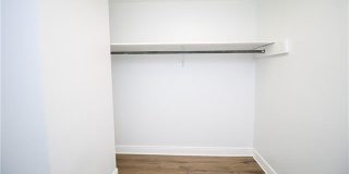 229 OAK Avenue Gallery 13