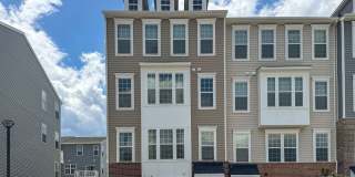 Ideal Entertainer's Dream Home in Richmond! Gallery 1