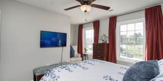 Spacious Home with Hot Tub, Fenced Yard and Solar Power Gallery 33