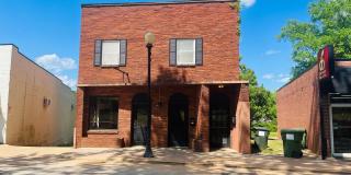 Beautiful 2 bedroom 1.5 bathroom apartment in Downtown Hogansville! Must see! Gallery 1