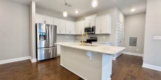 2 Bed, 2 Bath Condo with Garage Close to Downtown Franklin Gallery 8