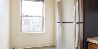 1100 West Roscoe Gallery 2