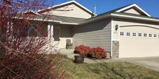 Comfort and Convenience in NE Albany Gallery 1