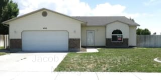 4240 Willow Canyon Drive Gallery 1