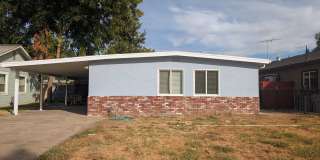 Great Looking 3bd / 1bth Single Family w/ huge yard! Gallery 1